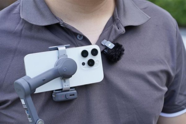 东方财通 1+1大于2！大疆DJI Osmo Mobile 8套装评测：视频玩家升级首选 轻松拍摄制作更专业内容